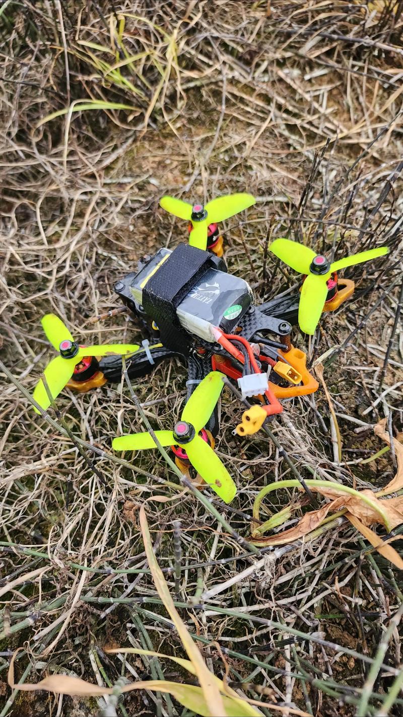 无人机穿越赛第一视角有多刺激？-第1张图片-广州国自机器人