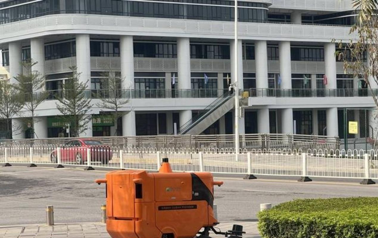 地铁轨道清理，机器人如何高效作业？-第2张图片-广州国自机器人