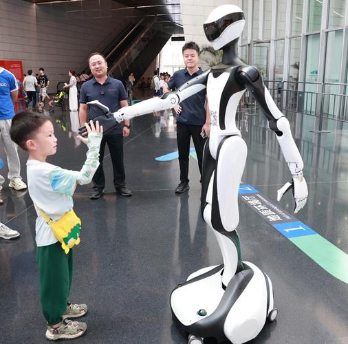 盛开互动 服务机器人-第1张图片-广州国自机器人