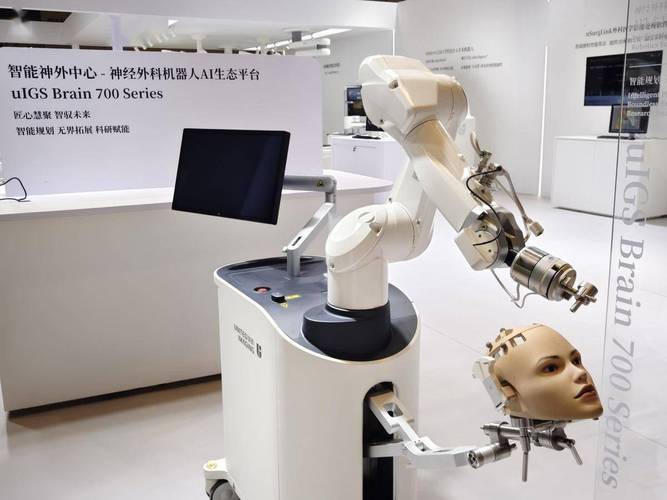 华裔如何引领手术机器人研发新突破？-第2张图片-广州国自机器人