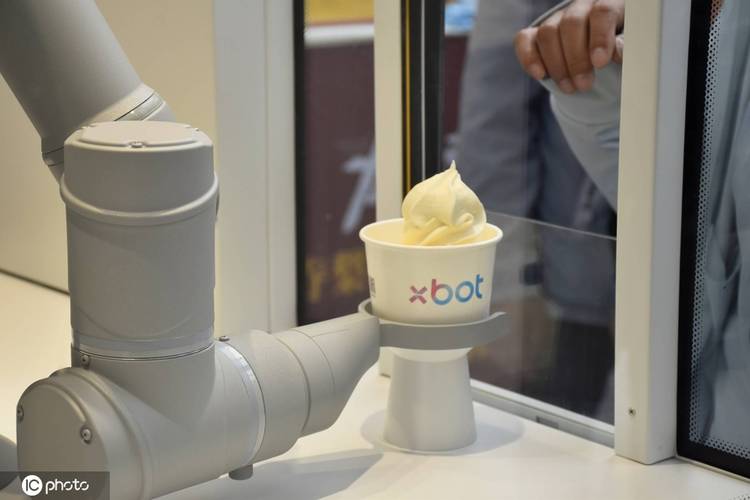 美的机器人冰淇凌机,如何实现智能交互与美味融合?-第1张图片-广州国自机器人 美的机器人冰淇凌机,如何实现智能交互与美味融合?-第1张图片-广州国自机器人