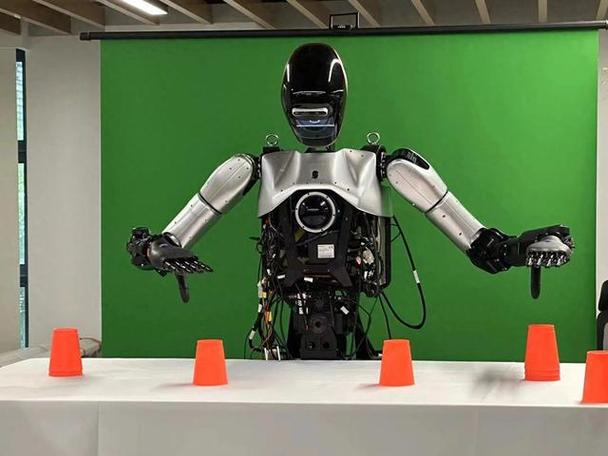 残疾人如何用机器人精准抓取物品？-第2张图片-广州国自机器人