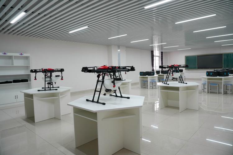 无人机技术学哪里？-第2张图片-广州国自机器人