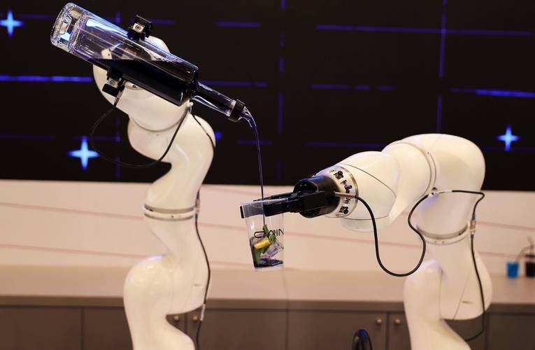 AI产品两会亮相，将如何改变生活？-第3张图片-广州国自机器人
