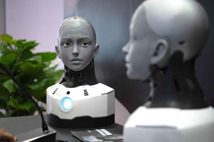 2025媒体机器人将如何重塑内容生产？-第3张图片-广州国自机器人