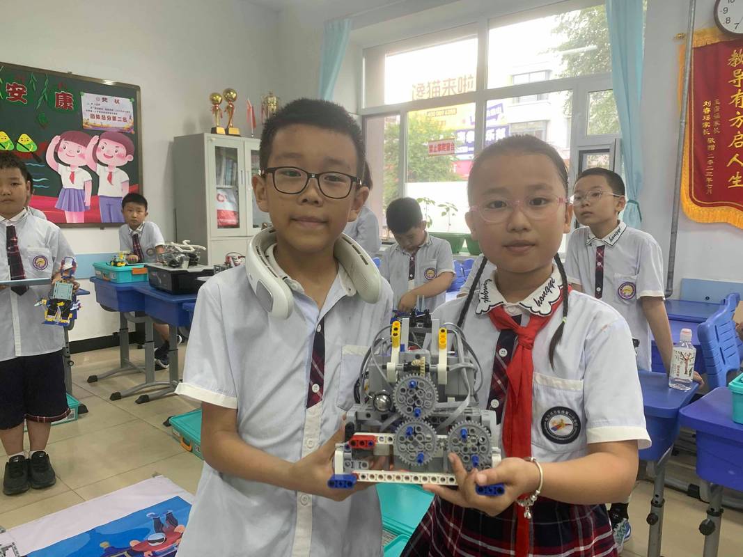 人工智能机器人对孩子是利是弊？-第2张图片-广州国自机器人