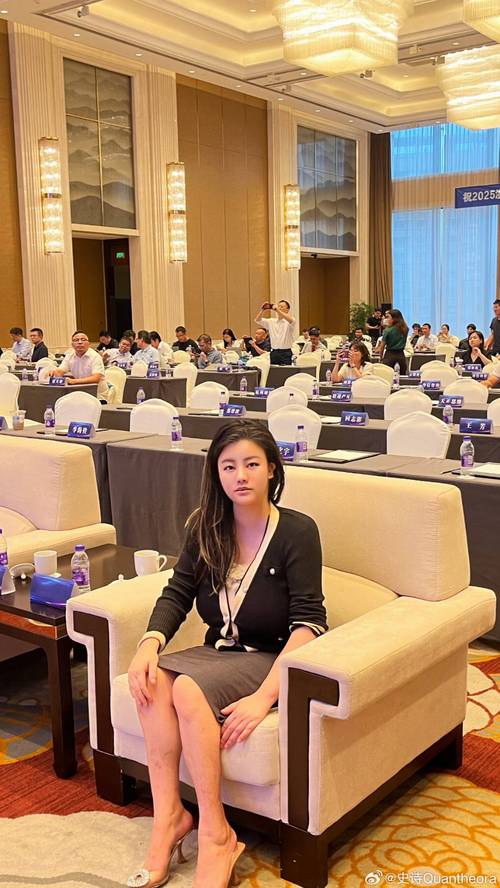 出席人工智能大会小冰-第3张图片-广州国自机器人