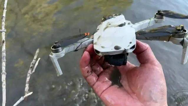 大疆无人机精灵4落水-第1张图片-广州国自机器人