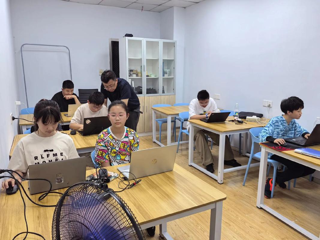 上海人工智能编程培训怎么选？-第1张图片-广州国自机器人