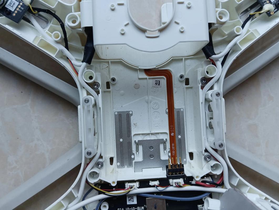 新买小米无人机为何会摔机？-第3张图片-广州国自机器人