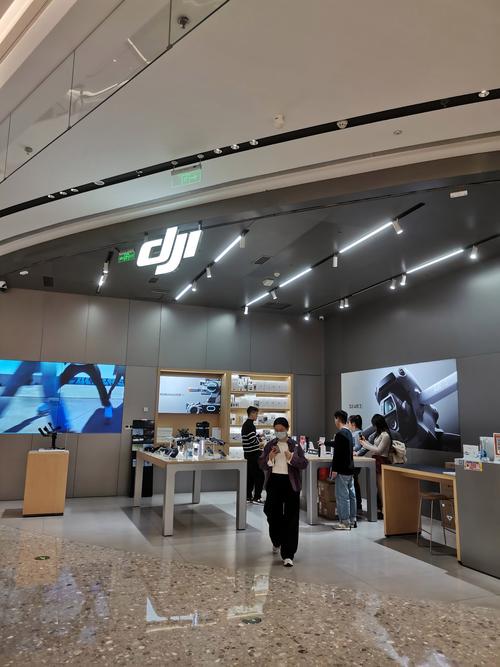 成都无人机玩具实体店-第2张图片-广州国自机器人