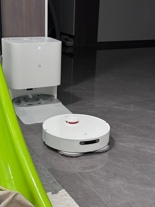 小米扫地机器人实体店有啥特别？-第1张图片-广州国自机器人