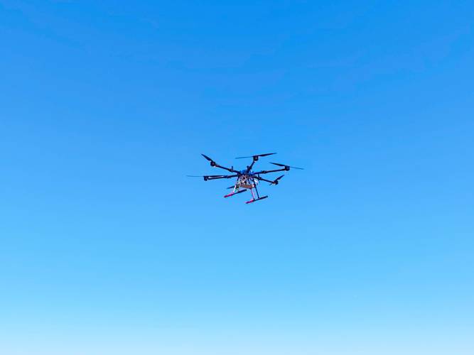 无人机如何实现空中悬停？-第2张图片-广州国自机器人