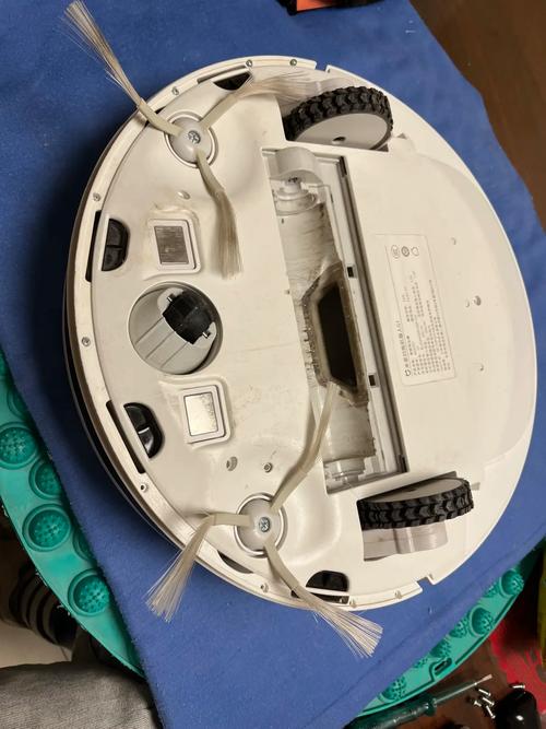 小米扫地机器人怎么拆开清理？-第3张图片-广州国自机器人