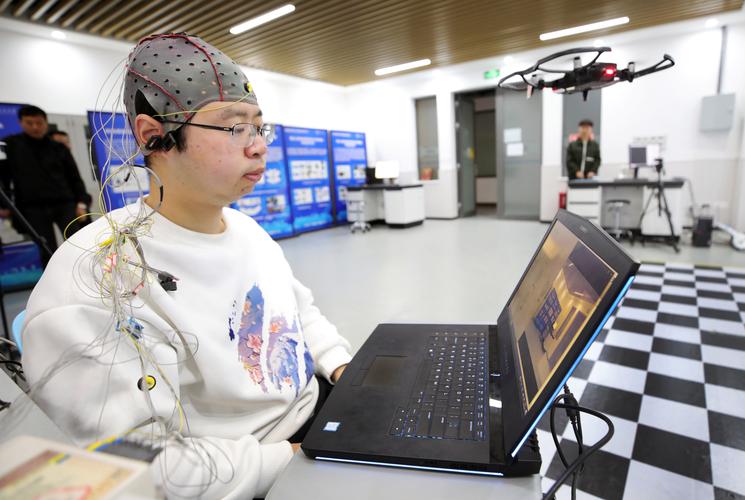 残疾人意念控制无人机-第1张图片-广州国自机器人 残疾人意念控制无人机-第1张图片-广州国自机器人