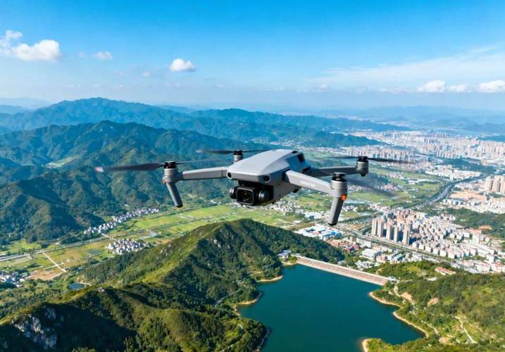无人机专业学航拍吗？-第1张图片-广州国自机器人