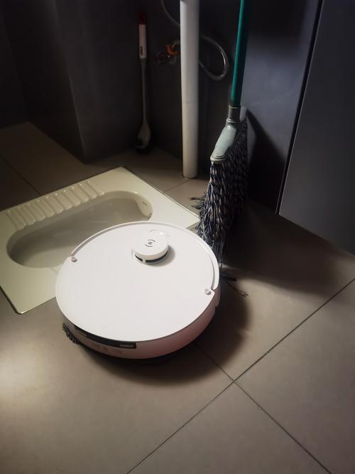 地宝机器人吸尘器有多搞笑？-第2张图片-广州国自机器人