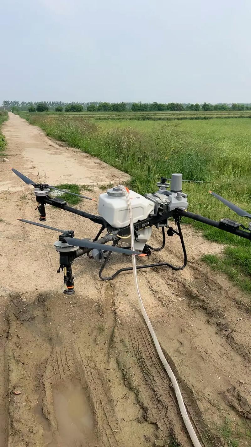 无人机打农药服务团队，靠谱吗？-第1张图片-广州国自机器人