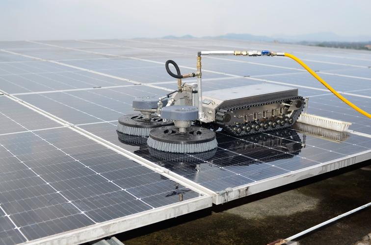 智能光伏板清扫机器人如何提升发电效率？-第2张图片-广州国自机器人