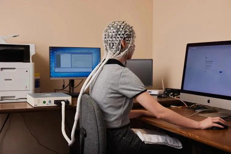 AI会让人脑变懒吗？-第2张图片-广州国自机器人