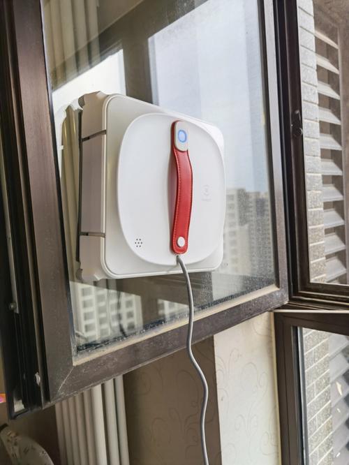 科沃斯玻璃机器人视频如何清洁？-第1张图片-广州国自机器人