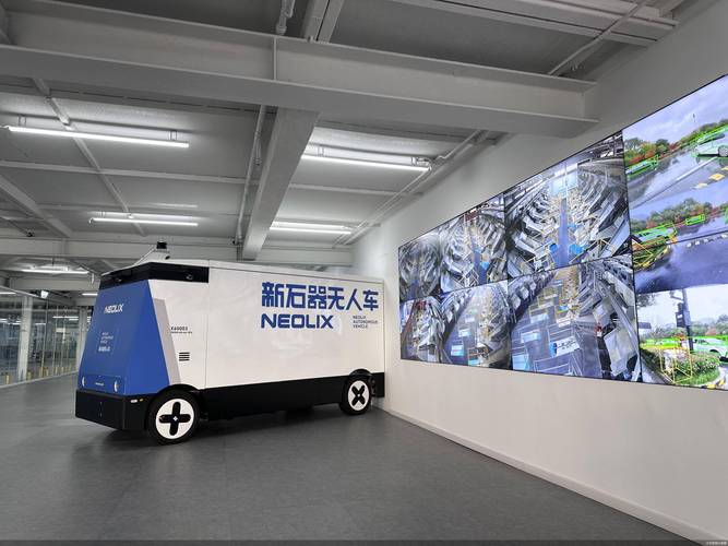 无人驾驶机车如何应对复杂路况？-第2张图片-广州国自机器人